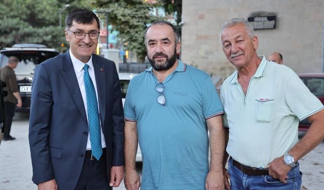 Asırlardır ayakta kalan Kütahya Ulu Camii'nin çevresindeki çalışma devam ediyor
