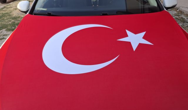 Uşak’ın komşusu Gediz’de düğün gibi asker eğlencesi