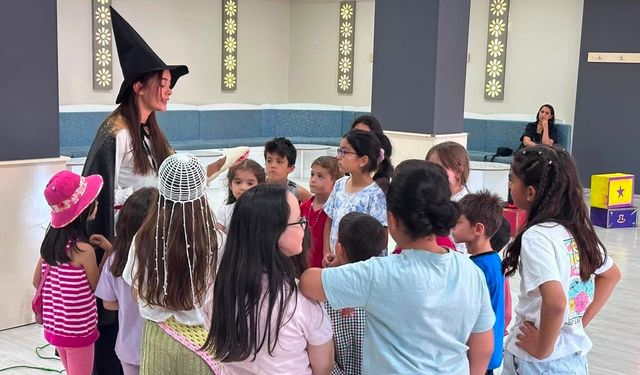 Uşak Belediyesi Şehit Eren Bülbül Dikilitaş Mahallesi Konağı'nda çocuklara yönelik eğitici ve eğlenceli etkinlik