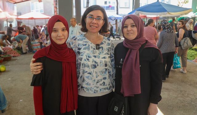 Uşak Şekerevleri pazarında vatandaş ve esnafla sohbet etti