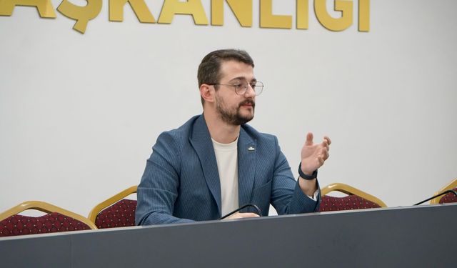 AK Parti Uşak İl Gençlik Kolları Başkanlığı'ndan ayrılan İsmet Özkan, teşkilatıyla vedalaştı