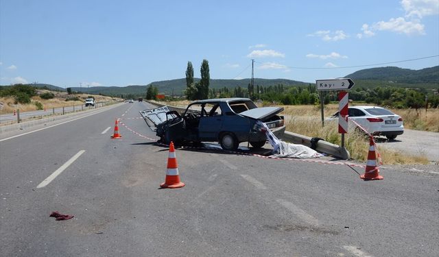 Taşvanlı'daki kazada Ayşe Yalçın hayatını kaybederken, 3 kişi de yaralandı