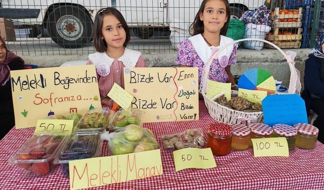 Demircili çocuklar, pazarda tezgah açıp nasıl satış yapıldığını öğrendi