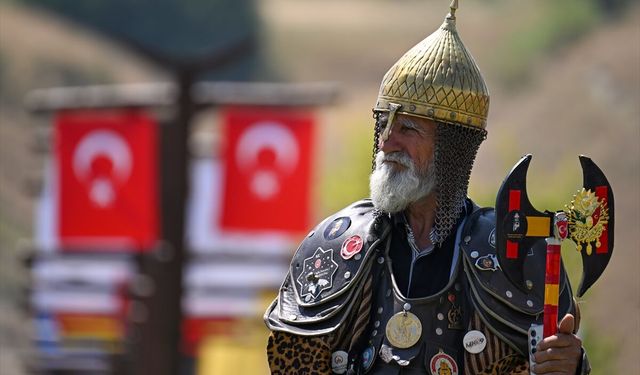 Tavaslı Hasan Keskin, Malazgirt ruhunu kıyafetleriyle yaşatıyor