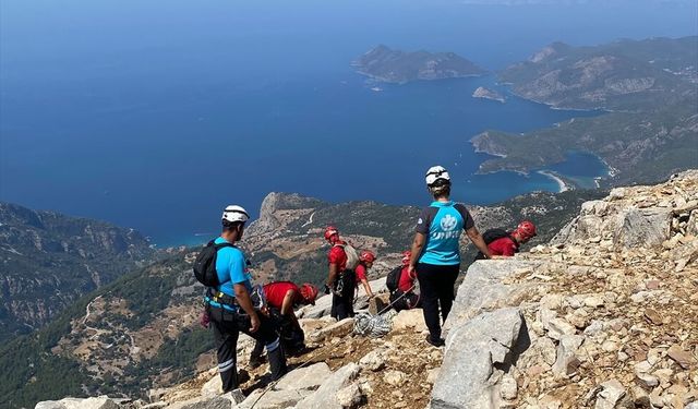 Fethiye'de yamaç paraşütü pilotu Ali Kıdır ve Çin uyruklu turist Xiangrui Meng düşerek hayatlarını kaybetti
