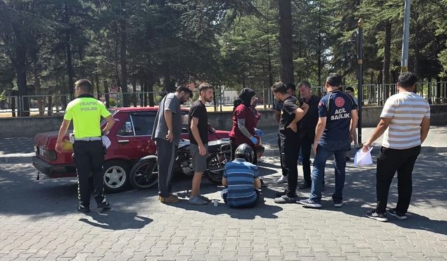 Gediz Özyurt Caddesi'nde kaza! Motosiklet sürücüsü yaralandı