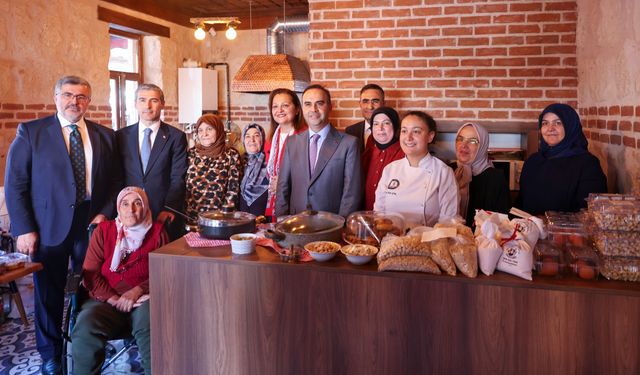 Afyonkarahisar'ın lezzetleri Gastronomi Sokağı'nda toplandı