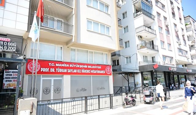 Manisa'da ilk, orta, lise ve üniversite öğrencilerine belediyeden destek