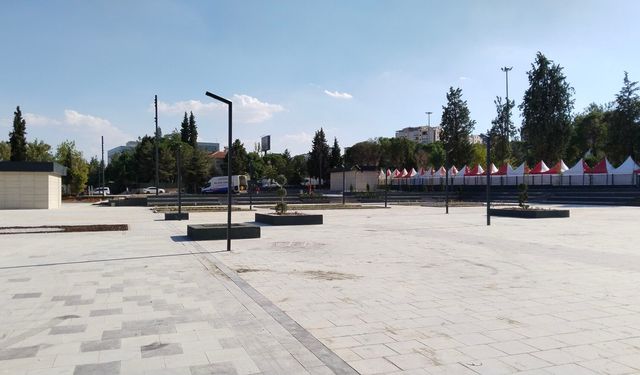 Uşak'taki cami tartışmasına dahil oldu! Ortada Millet Bahçesi yok!