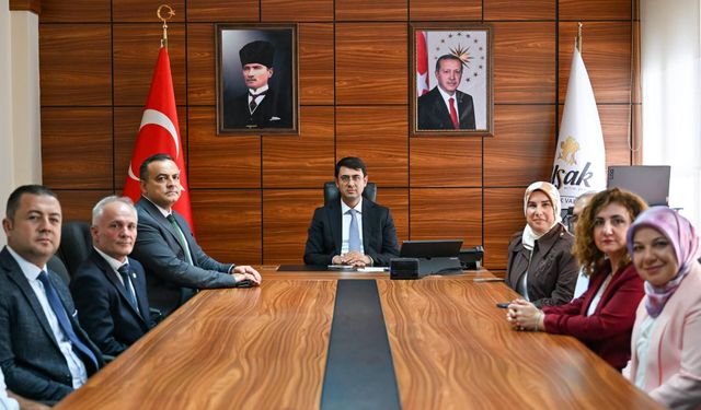 Uşak Kent Konseyi, Uşak Valisi Kartal'ı ziyaret etti