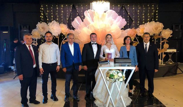 Nuri Demir'in kızı Aysel Demir ve Yiğit Altınsoy dünya evine girdi