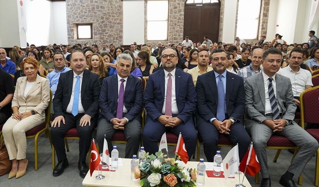 İletişim Başkanlığından İzmir'de kamu kurum ve kuruluşu personeline güçlü iletişim eğitimi