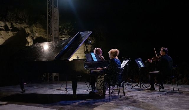 Gülsin Onay, Erkin Onay, Denis Shapovalov ve Can Sağlam'ın verdiği konserle kapanış yapıldı
