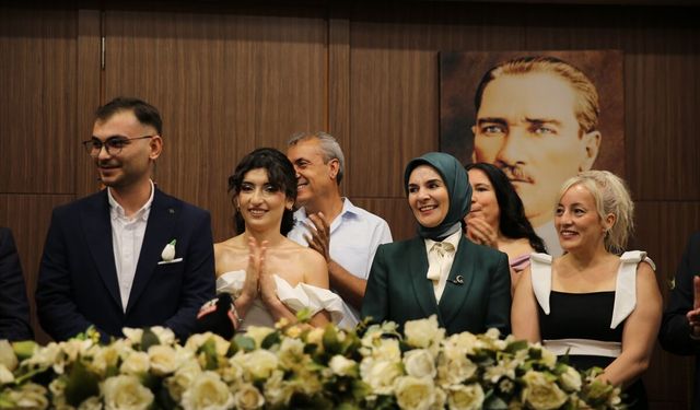 Denizli'de evlilik kredisiyle evlenen çiftin nikah şahidi oldu
