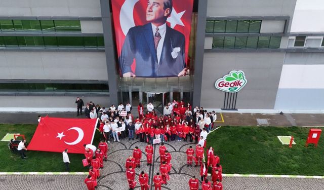 Türkiye'nin en büyük şirketlerinden Uşak Eşme'deki Gedik Piliç'te 103'üncü yıl coşkusu