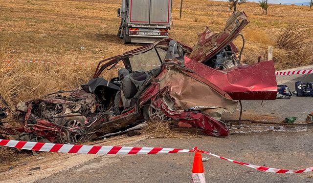 Uşak Ulubey'de feci kaza! 3 kişi hayatını kaybetti