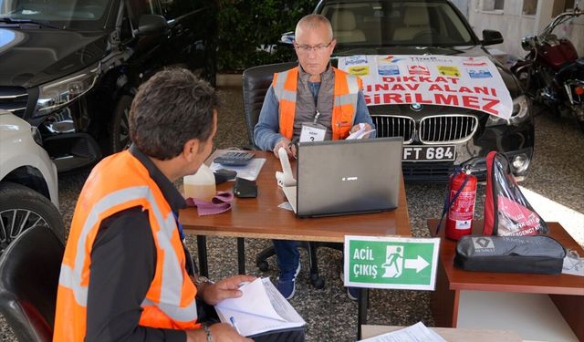 Fethiye'de araç kiralama işi yapacaklar için sınav yapıldı