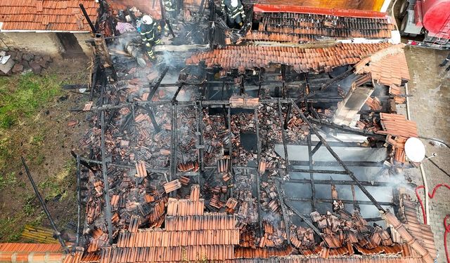 Uşak Işık Mahallesi'nde evi yanan vatandaş, öz kızından şikayetçi oldu