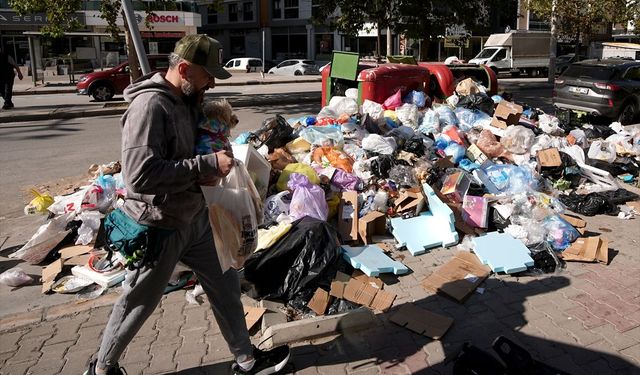 Şemikler'de toplanmayan çöpler vatandaşın tepkisini topladı