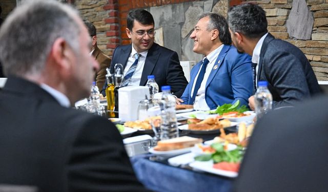 Uşak Valisi Kartal, şehit aileleri ve gazilerle buluştu