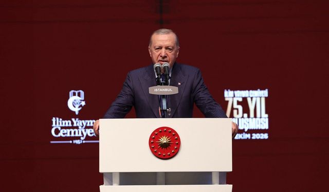 Cumhurbaşkanı Erdoğan, gençleri hedef alan tehditlere karşı ailelerin sorumluluğuna işaret etti