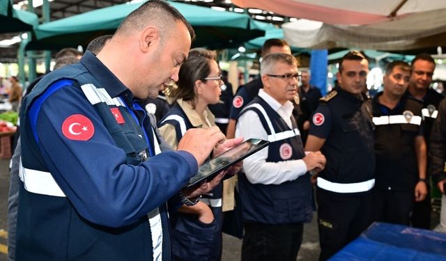 Perşembe Pazarı'nda fiyat ve kaçak ürün denetimi