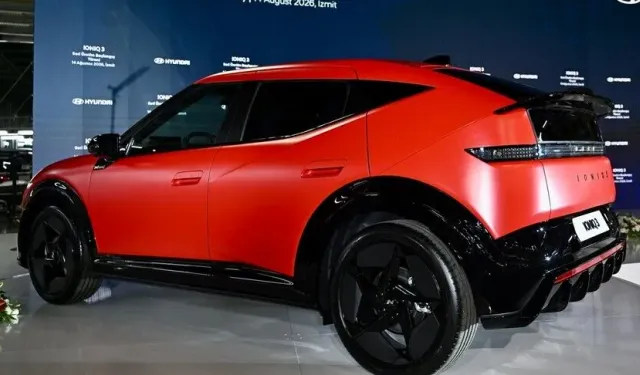 Hyundai Motor Türkiye'nin ürettiği ilk elektrikli modelin başlangıç fiyatı 1 milyon 799 bin TL olduğu açıklandı