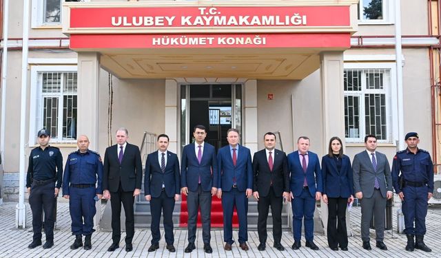 Uşak Valisi Kartal, Ulubey Kaymakamı Neyfel Ören'i ziyaret etti