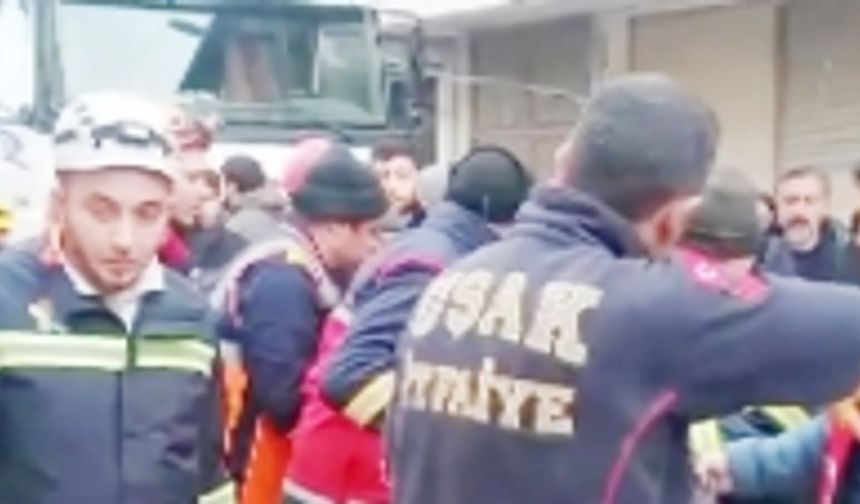 Uşak'tan Hatay'a giden arama kurtarma ekibi 4 kişiyi kurtardı