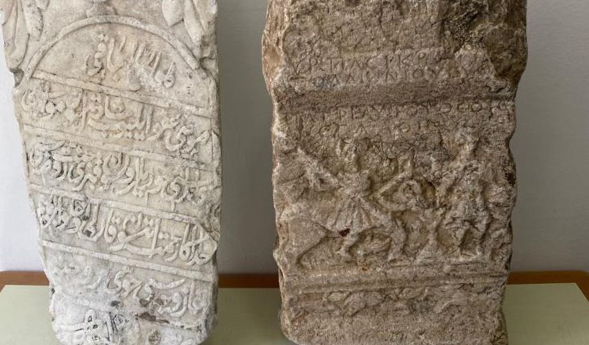 Denizli'de tarihi eser 2 mezar taşı ele geçirildi