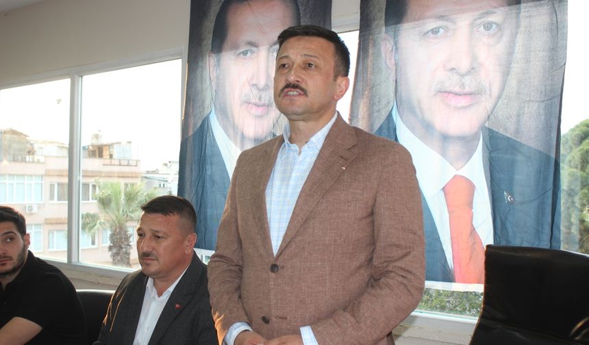 AK Partili Dağ, partisinin İzmir'deki üye katılım töreninde konuştu