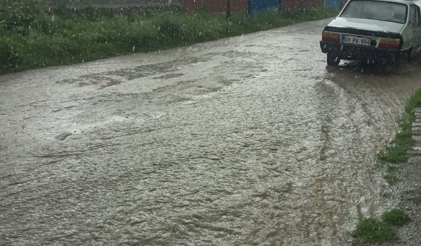 Afyonkarahisar'da sağanak etkili oldu