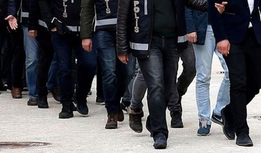 İzmir'de FETÖ operasyonu: 36 gözaltı !