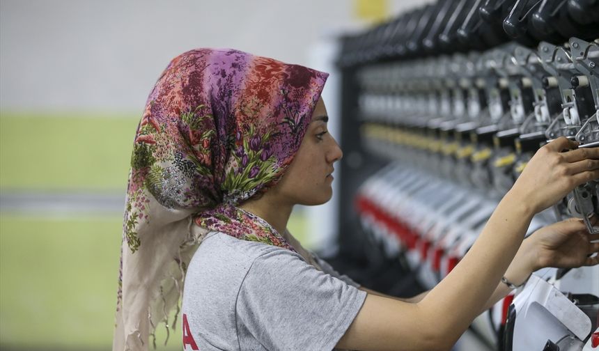 Uşak'ta mesleki eğitimle kendini geliştirenler daha kolay iş buluyor