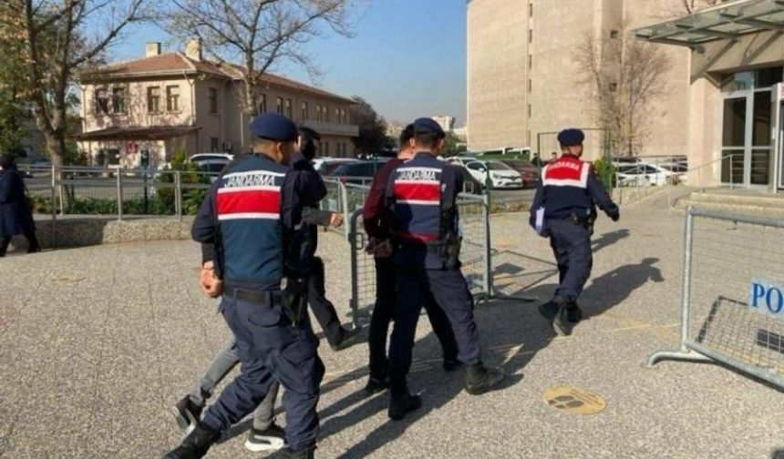 Manisa'da 4 düzensiz göçmen yakalandı