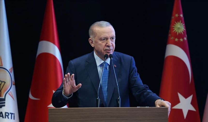 Cumhurbaşkanı Erdoğan: Mizah kisvesiyle yapılan açık bir kışkırtmadır, alçakça bir provokasyondur