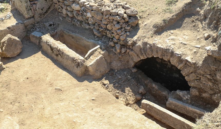 Sebaste Antik Kenti'nde Orta Bizans Dönemi'ne ait 9 mezar bulundu