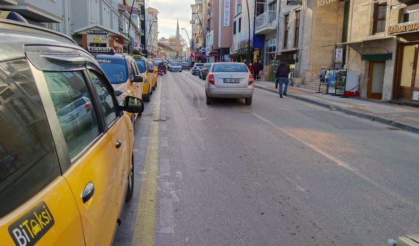 Uşak'ta 104 olan ticari taksiye ilaveden 11 taksi plakası 10 yıllığına kiraya verilecek!