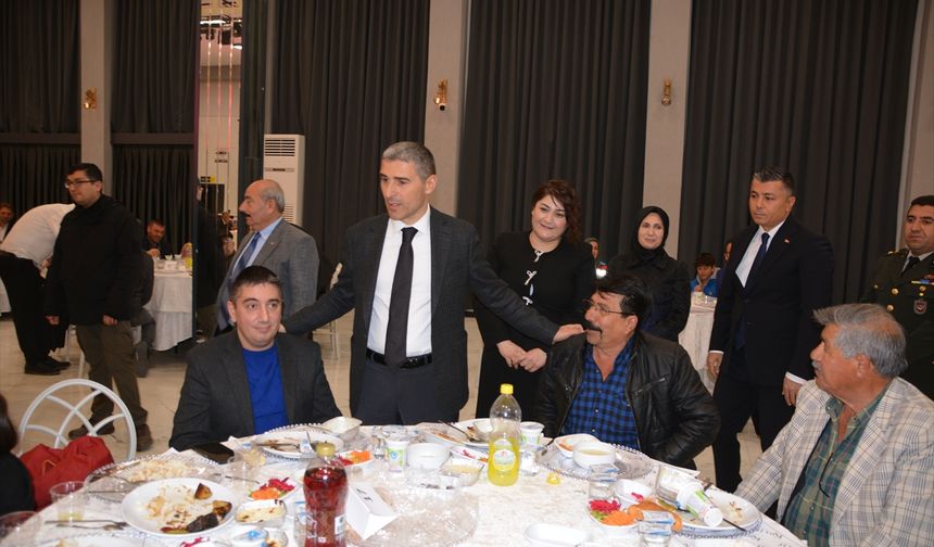 Uşak Valisi: Şehit ve gazilerin gösterdiği kahramanlık ve cesaret bize ilham veriyor