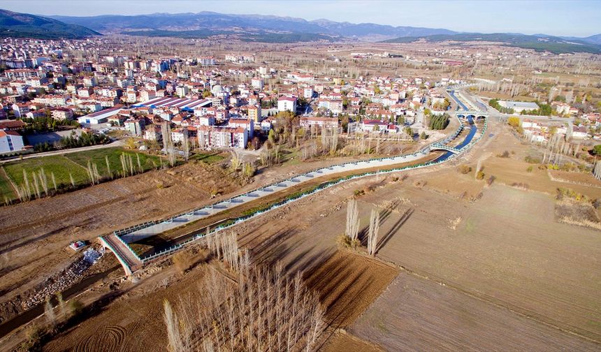 Uşak'ta suyu muhafaza edecek 34 yapı inşa edildi!
