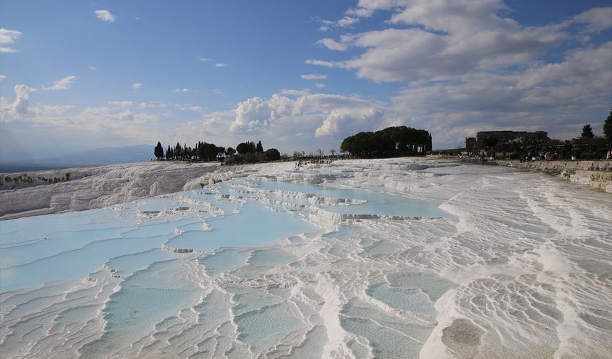 Pamukkale'ye Ramazan Bayramı'nda 64 bin turist gitti