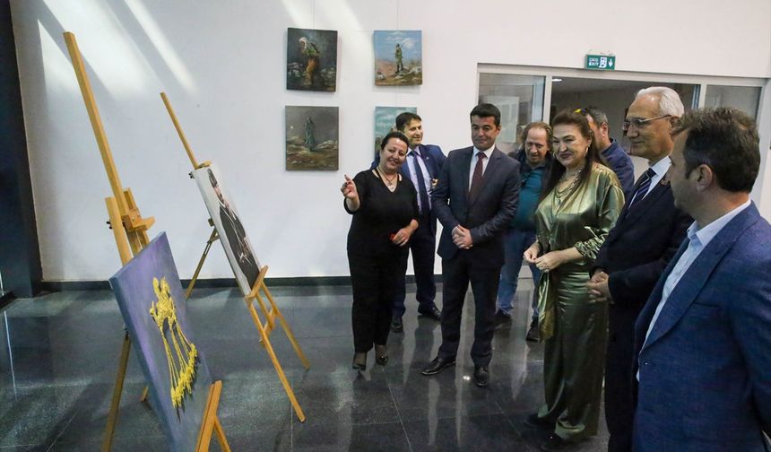Ayfer Sertadım ve Zekiya Yılmaz'ın sergisi Uşak'ta 20 Nisan'a kadar devam edecek