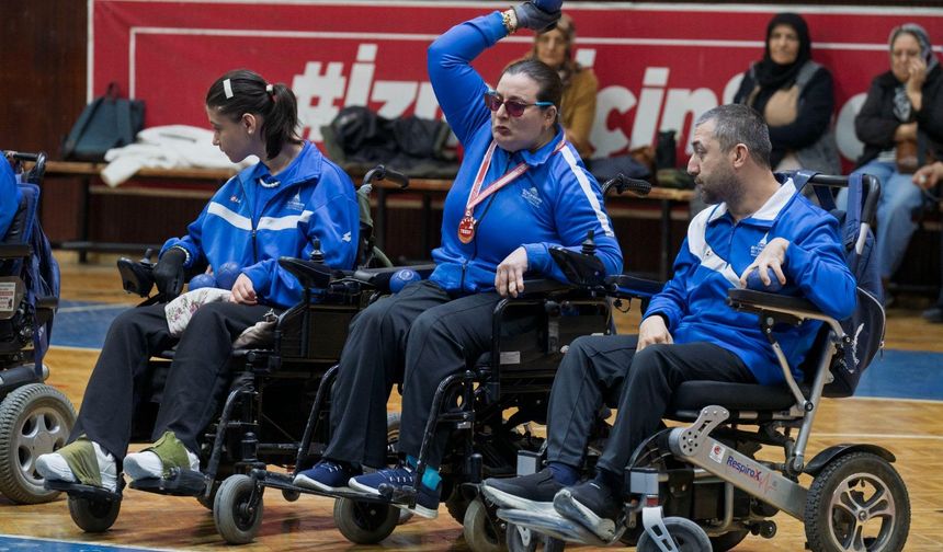 Ayağı kırık girdiği boccia şampiyonasında üçüncü oldu