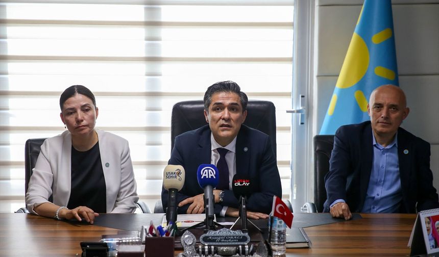 İYİ Parti, Uşak'taki liselerde görevlerine son verilen öğretmenlerle ilgili çağrıda bulundu