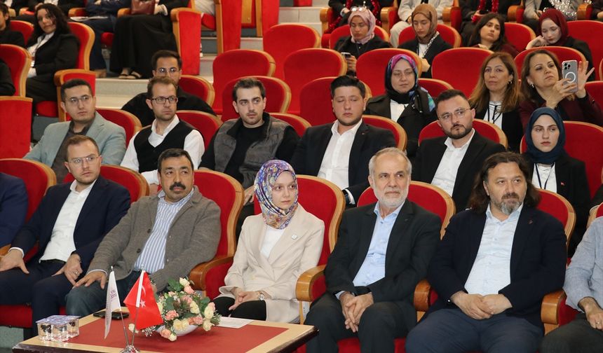 İzmir Katip Çelebi'de 250 öğrenci meclis simülasyonuna katıldı