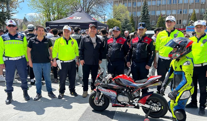 Uşak'ta motosiklet sürücülerine hayatta kalmak için eğitim verildi!