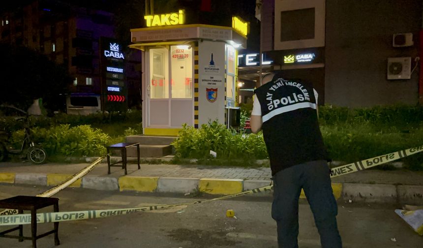 İzmir'de bıçaklı kavga: 1'i ağır 2 yaralı