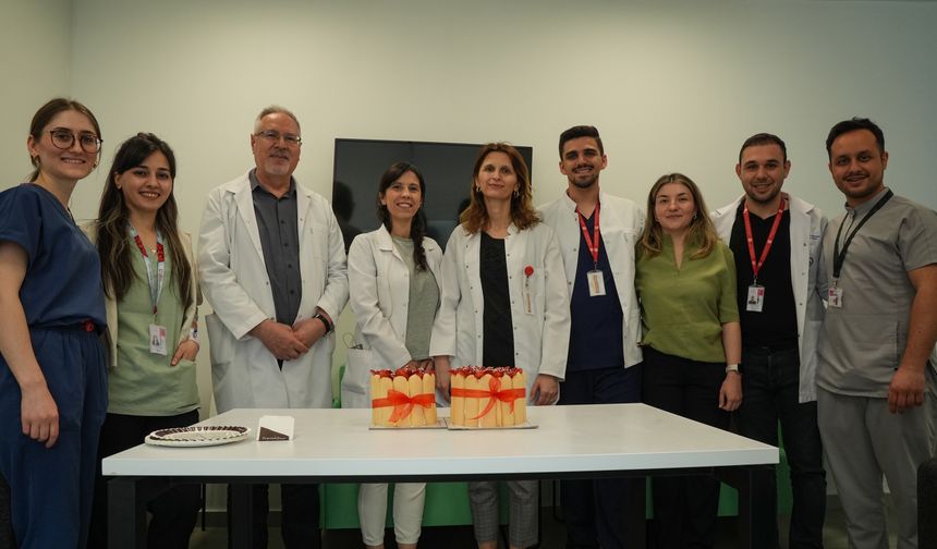 İzmir Şehir Hastanesi LÖSEMİ hastalarına umut oldu!  1,5 yılda 100 kişiye kemik iliği nakli yapıldı !