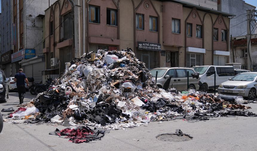 İzmir'de Ayakkabıcılar Sitesi esnafı atıklardan şikayetçi
