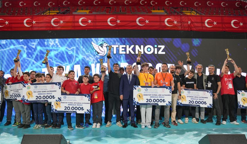İzmir'de ROBOKOD şenliğinde projeler sergilendi